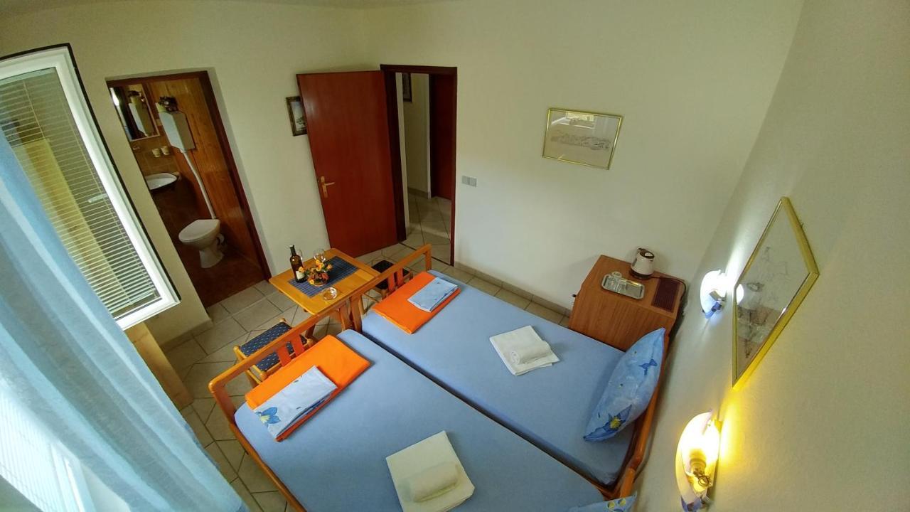 Apartments And Rooms Bova Baška Екстериор снимка