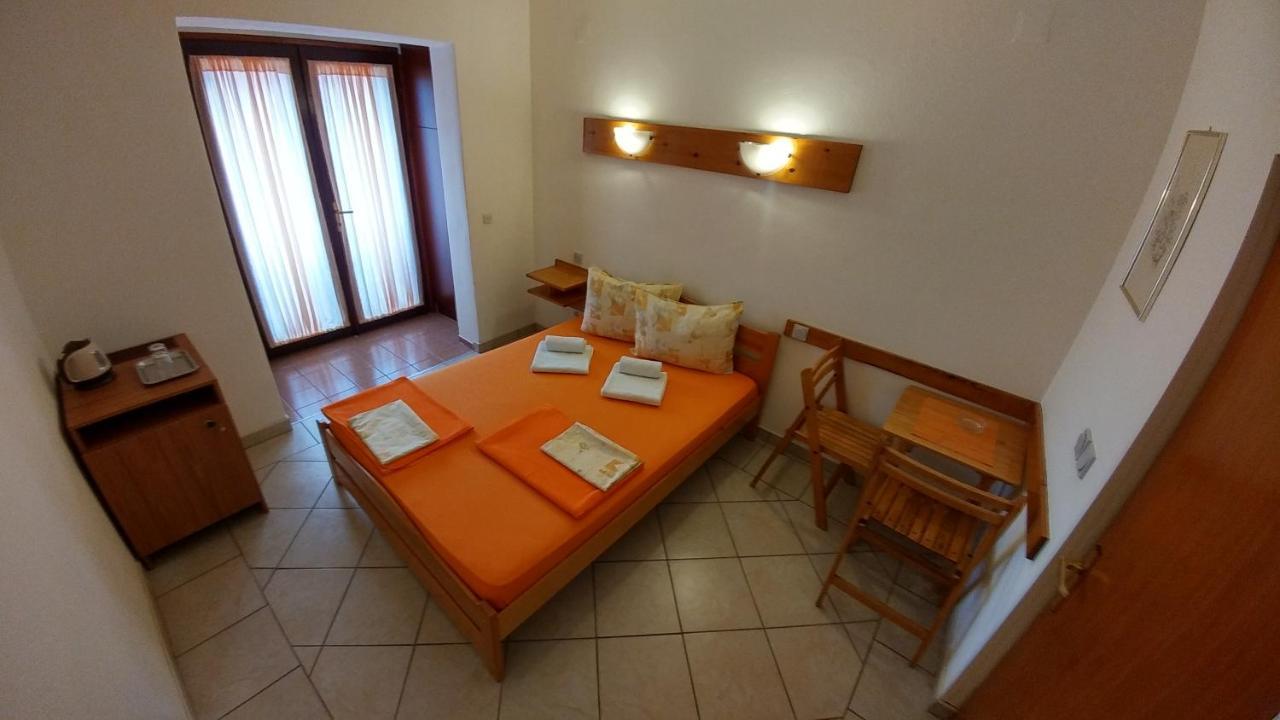 Apartments And Rooms Bova Baška Екстериор снимка