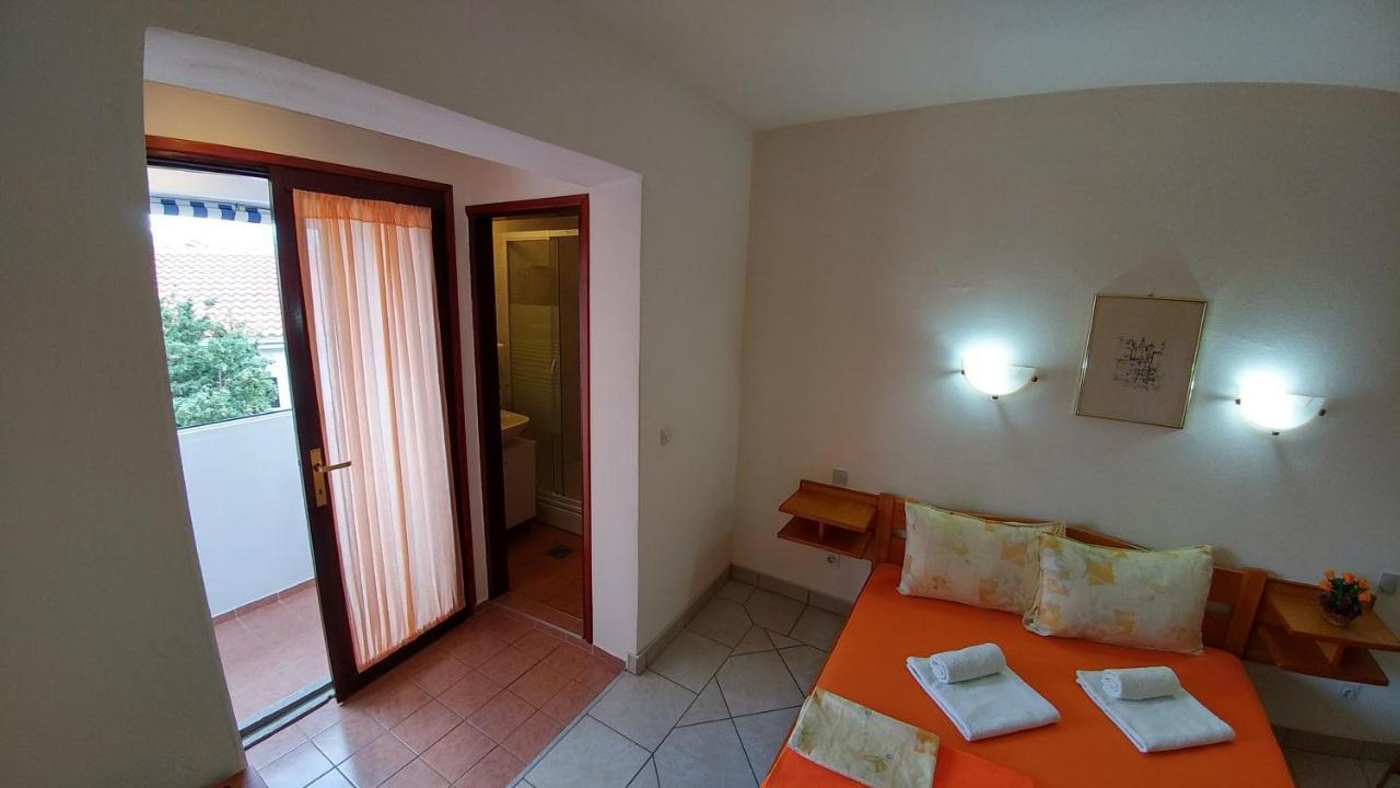 Apartments And Rooms Bova Baška Екстериор снимка
