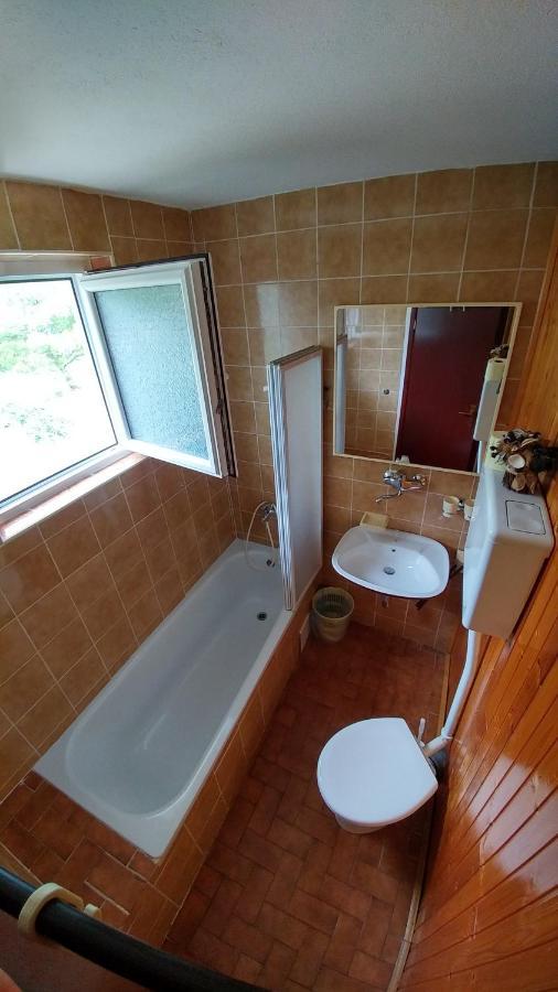 Apartments And Rooms Bova Baška Екстериор снимка