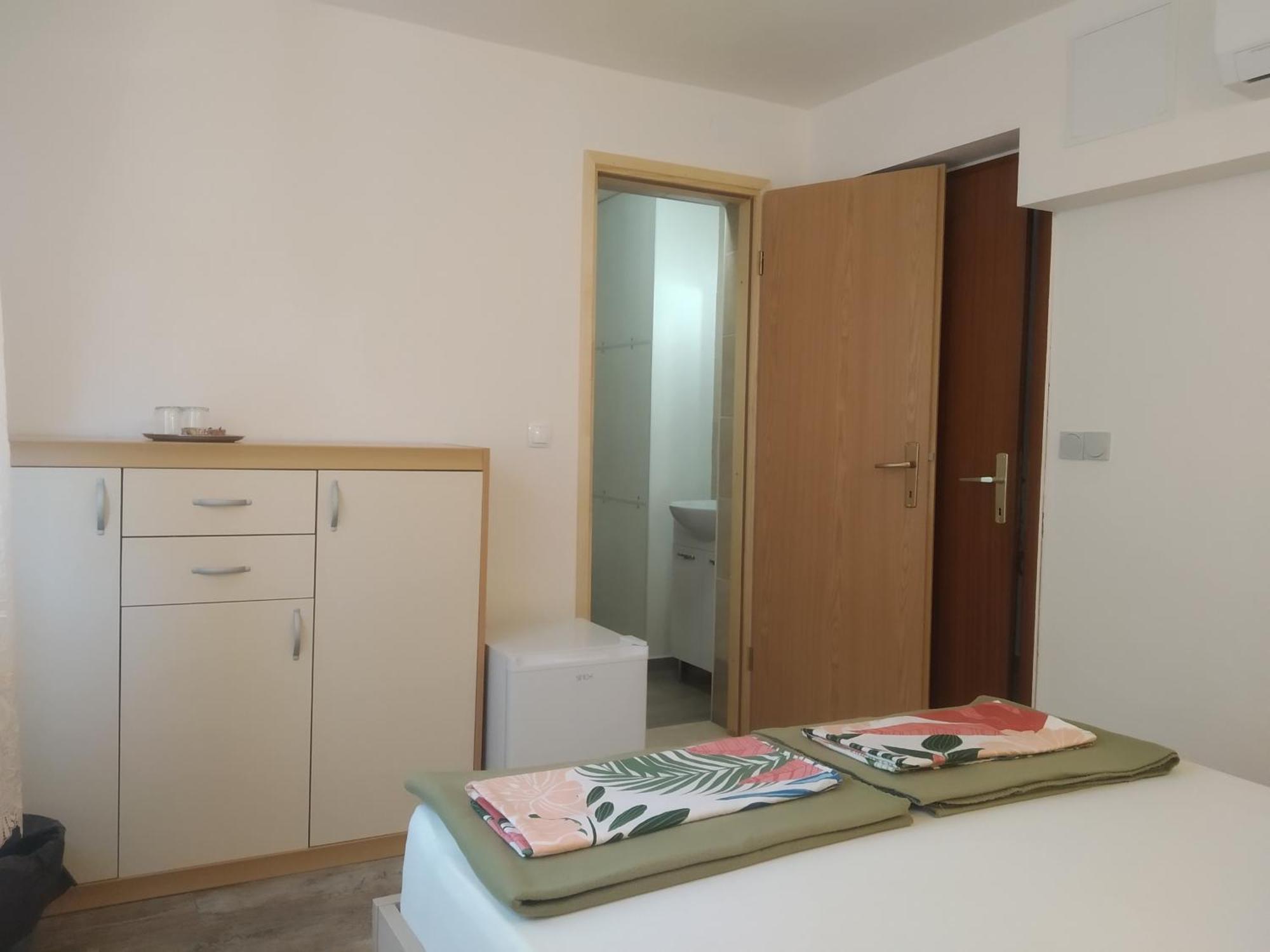 Apartments And Rooms Bova Baška Екстериор снимка