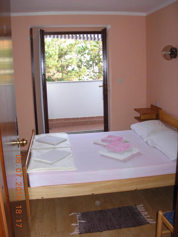 Apartments And Rooms Bova Baška Екстериор снимка