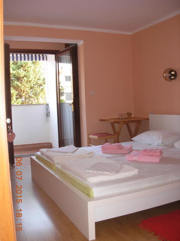 Apartments And Rooms Bova Baška Екстериор снимка